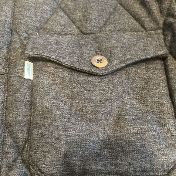 WELLEN
Seawool Bubble Shirt Jacket
in Charcoal size XL in EUC - Picture 4 of 12